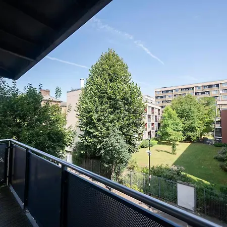 Ac! Serenity, Style In - Mins From Kings X Pass The Keys