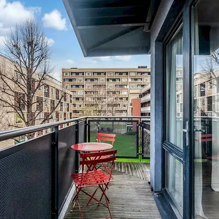 Ac! Serenity, Style In - Mins From Kings X Pass The Keys