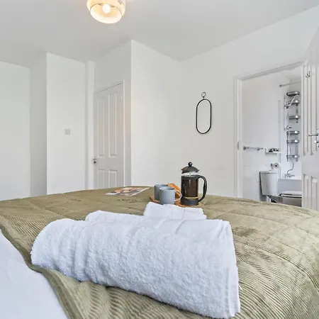 Wembley Stadium 4 Bed Pad Free Parking בית נופש לונדון