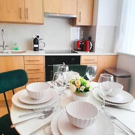 Apartment Modern & 3bedroom Flat With Pvt Balcony Steps From Regent's Park London