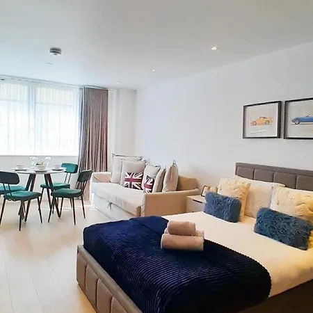 Modern & 3bedroom Flat With Pvt Balcony Steps From Regent's Park *