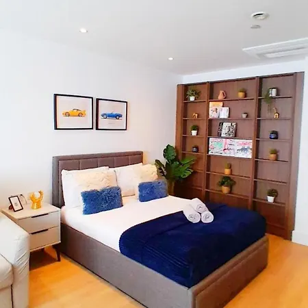 Modern & 3bedroom Flat With Pvt Balcony Steps From Regent's Park *