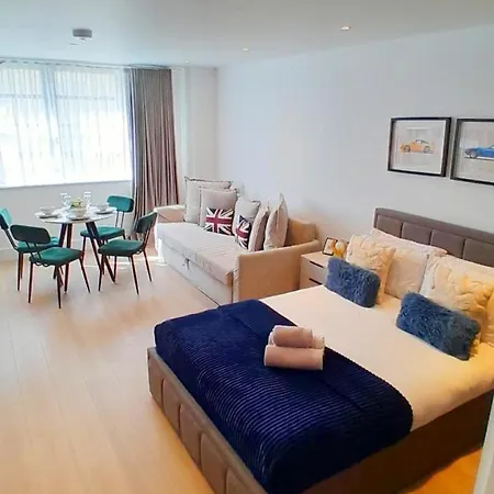 Modern & 3bedroom Flat With Pvt Balcony Steps From Regent's Park Apartment *