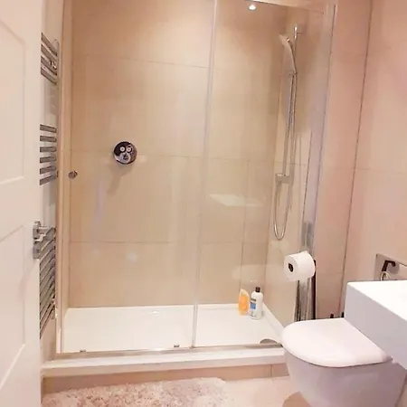 Apartment Modern & 3bedroom Flat With Pvt Balcony Steps From Regent's Park London