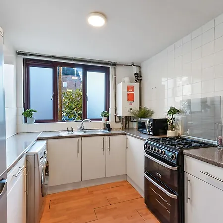 Holiday home Beautiful Cosy House 4 Mins To Camden Town Station - 1 Min To Camden Market *
