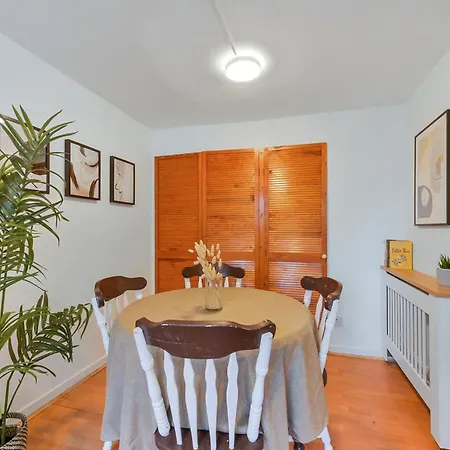 Holiday home Beautiful Cosy House 4 Mins To Camden Town Station - 1 Min To Camden Market *