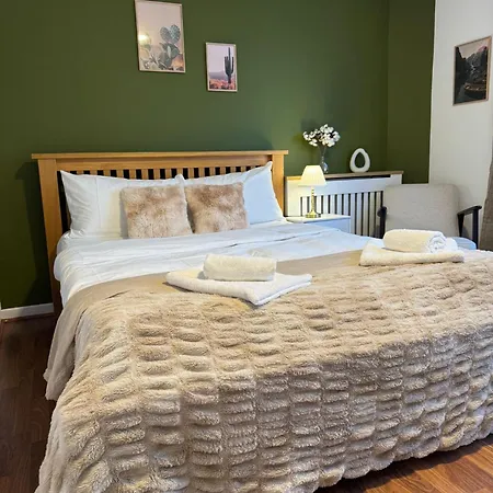Beautiful Cosy House 4 Mins To Camden Town Station - 1 Min To Camden Market Holiday home London