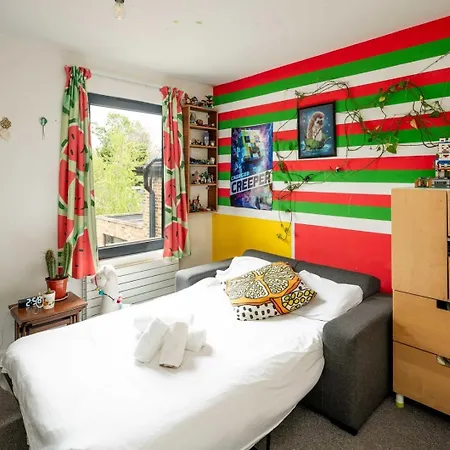 Holiday home Rustic 4bd Family Retreat In Leafy Leyton *