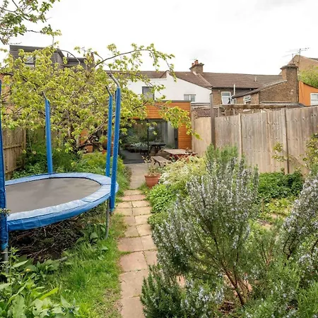 Rustic 4bd Family Retreat In Leafy Leyton * London