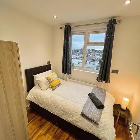 Apartamento Bright 4br 2ba Gem In Wembley - Sleeps 8 Harrow