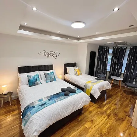Bright 4br 2ba Gem In Wembley - Sleeps 8 Apartamento
