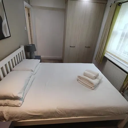 Apartment Modern Flat With Garden 3min Walk To Oval Station London