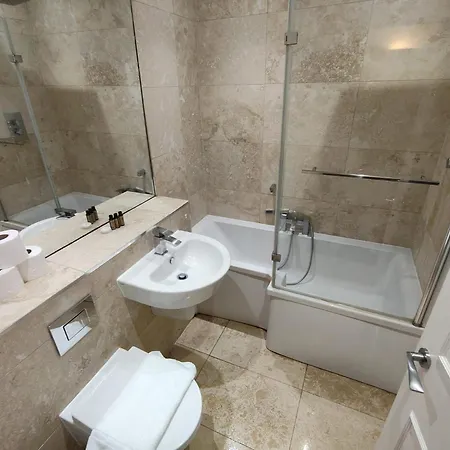 Modern Flat With Garden 3min Walk To Oval Station Apartment