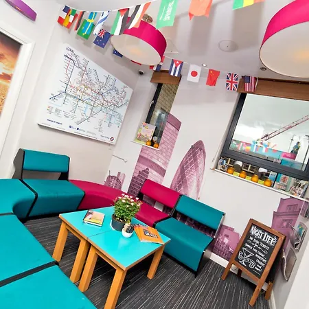Yha Oxford Street Hostel *