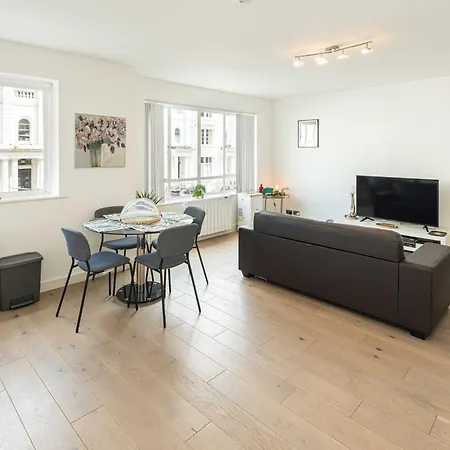 Apartment Charming Newly Refurb 2-bed 2-bath Entire With Ac Near Hyde Park, Paddington, Nottinghill And Kensington In Zone 1