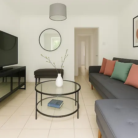 Modern Flat With Garden 3min Walk To Oval Station Apartment *
