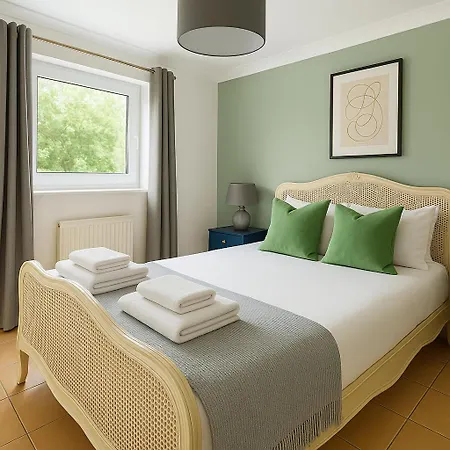 Modern Flat With Garden 3min Walk To Oval Station * London
