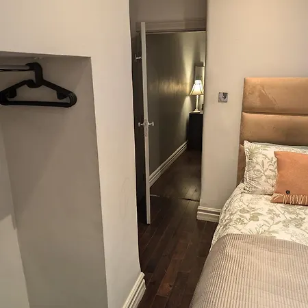 Beautiful 1 Bed Flat Fulham, *