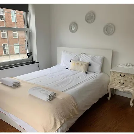 Modern With 4 Bedrooms Londres