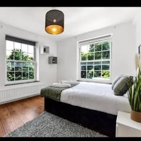Modern With 4 Bedrooms Apartamento *