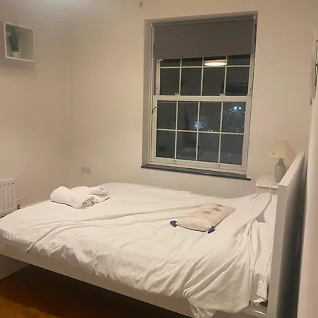 Modern With 4 Bedrooms