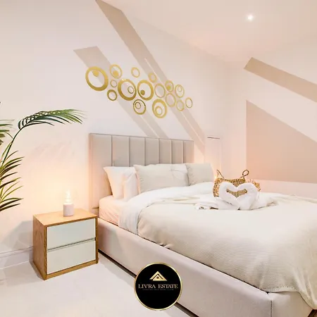 Stylish 1 Bed By Livra Estate Short Lets & Serviced With Free Parking サットン