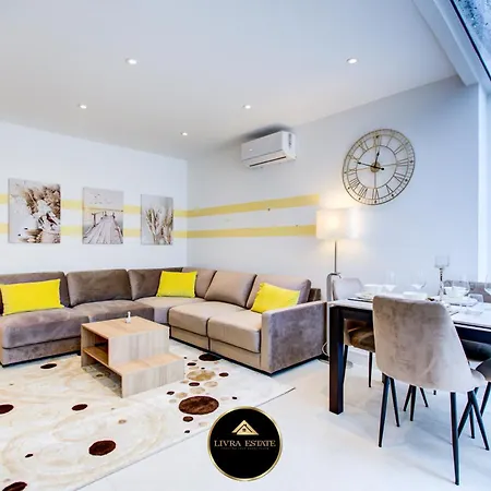 Stylish 1 Bed By Livra Estate Short Lets & Serviced With Free Parking サットン