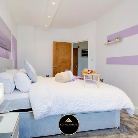 Stylish 1 Bed By Livra Estate Short Lets & Serviced With Free Parking アパート *