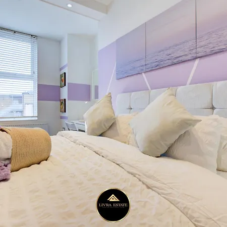 Stylish 1 Bed By Livra Estate Short Lets & Serviced With Free Parking サットン