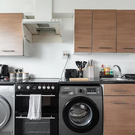 Stylish 2-bed Retreat Steps From Emirates Stadium * ロンドン