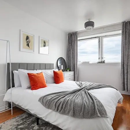Stylish 2-bed Retreat Steps From Emirates Stadium ロンドン