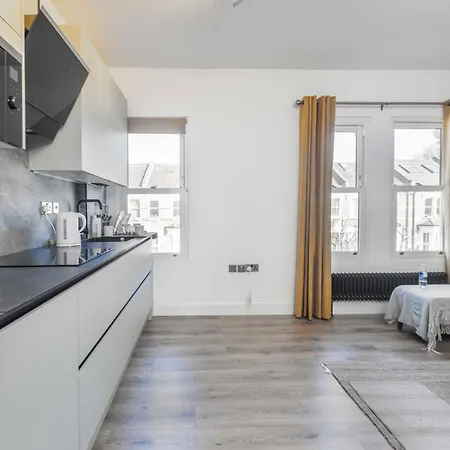 Apartment Newly Refurbished Flat In Maidavale 2beds 2baths *