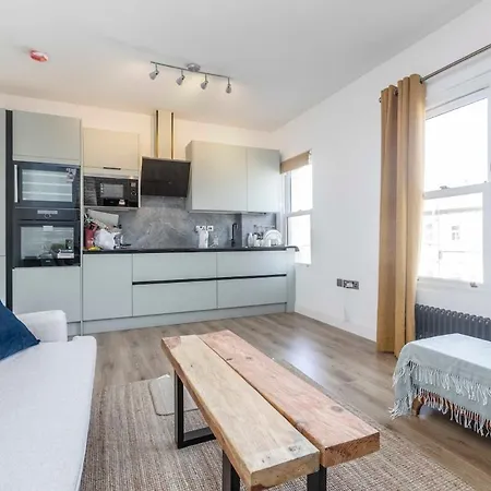 Apartment Newly Refurbished Flat In Maidavale 2beds 2baths