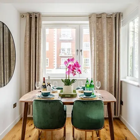 Private And Gated Family - Sleeps 6 *