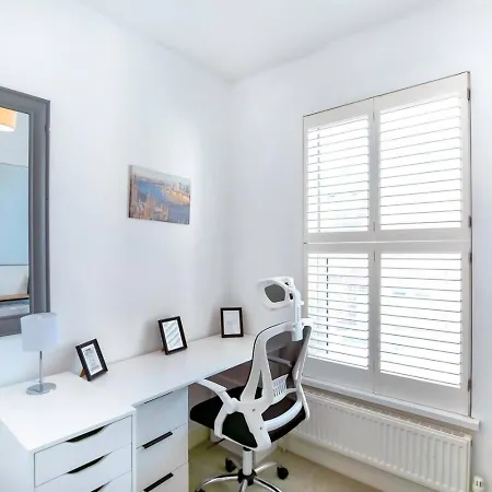 Beautiful With Garden In Tooting * Londres
