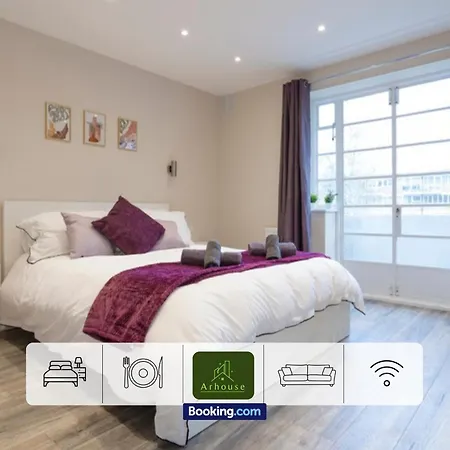アパート Three Bedroom By Arhouse Short Lets & Serviced Willesden With Free Wi-fi & Terrace ロンドン
