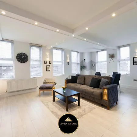Stylish 1 Bed By Livra Estate Short Lets & Serviced With Free Parking Apartment Sutton (Greater London)