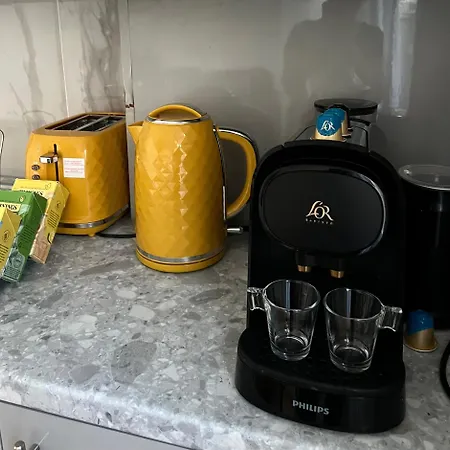 Ealing ,south Ealing, ,richmond Park ,heathrow Airport,gunnesbury Park,london *