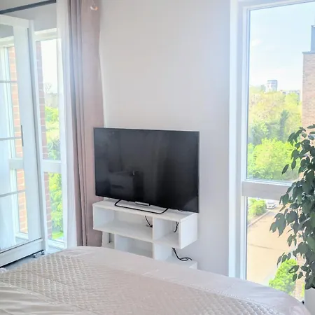 Lodge Luxury Living- Colindale Garden -double Edgware