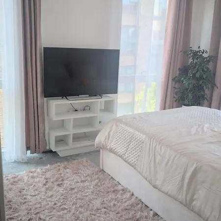 Luxury Living- Colindale Garden -double Edgware