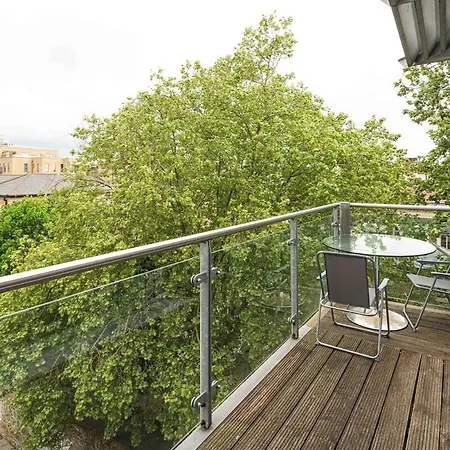 Apartment Stylish 2-bed With Stunning View *