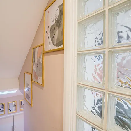 Apartamento 7even Clouds Stylish Near Westfield *
