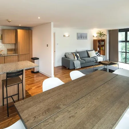 Superfast Broadband 2bd Flat Farringdon Apartment London