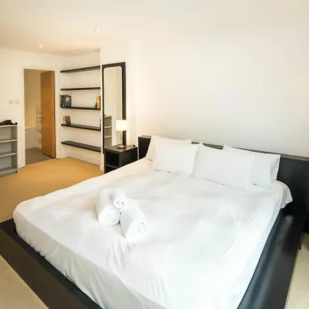 Superfast Broadband 2bd Flat Farringdon Apartment