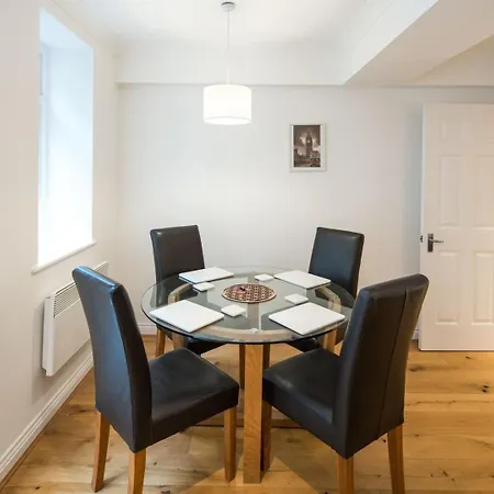 Apartman 1bd Modern Oasis: Near Attractions *