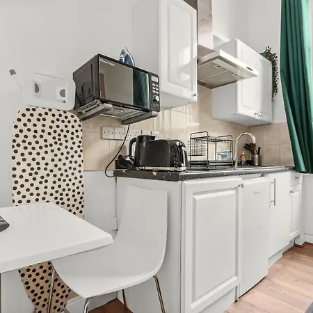 Cosy Paddington Apartment