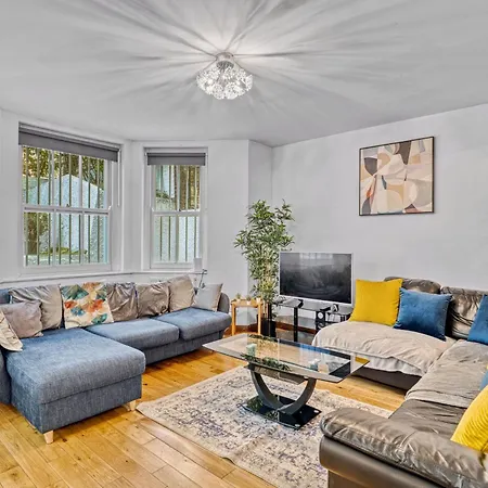 Сasa de vacaciones Charming 3br By Redcliffe Gdns Londres