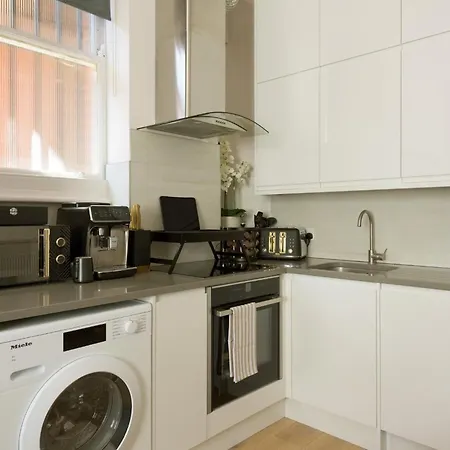 22 Ravenson Kensington Exclusive Olympia Escape * London
