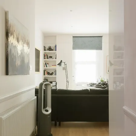 22 Ravenson Kensington Exclusive Olympia Escape London