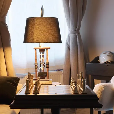 22 Ravenson Kensington Exclusive Olympia Escape London